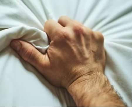 Photo ads/2638000/2638286/a2638286.jpg : recherche F pour massage prostate en profondeur