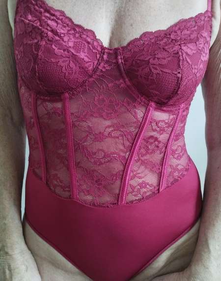 Photo ads/2640000/2640969/a2640969.jpg : Body et divers sous-vêtements