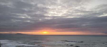 Photo ads/2641000/2641070/a2641070.jpg : Massages sur table .