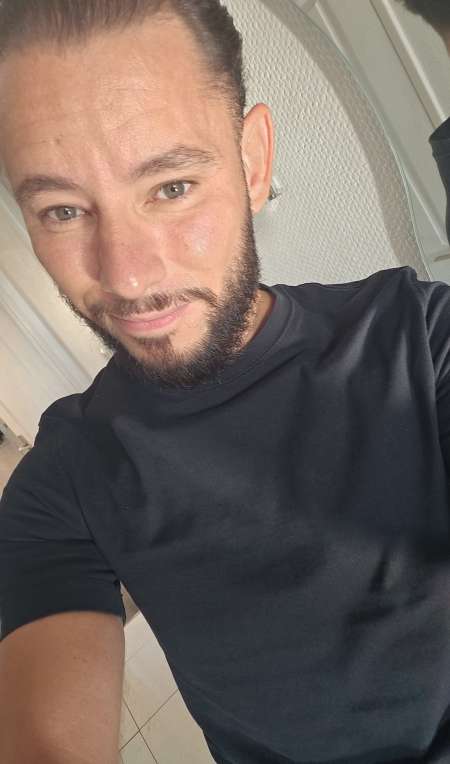 Photo ads/2641000/2641936/a2641936.jpg : Suggard dady cherche femme venale