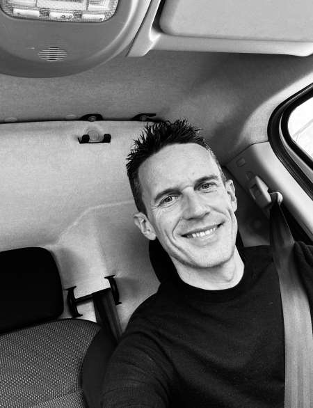 Photo ads/2642000/2642475/a2642475.jpg : Homme cherche plan C régulier dans le respect