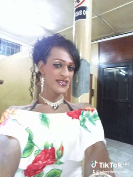 Photo ads/2642000/2642720/a2642720.jpg : Personne transgenre élégante cherche rencontres et