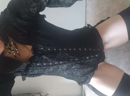 Photo ads/2642000/2642975/a2642975.jpg : Femme douce et discrete propose entrevu coquin