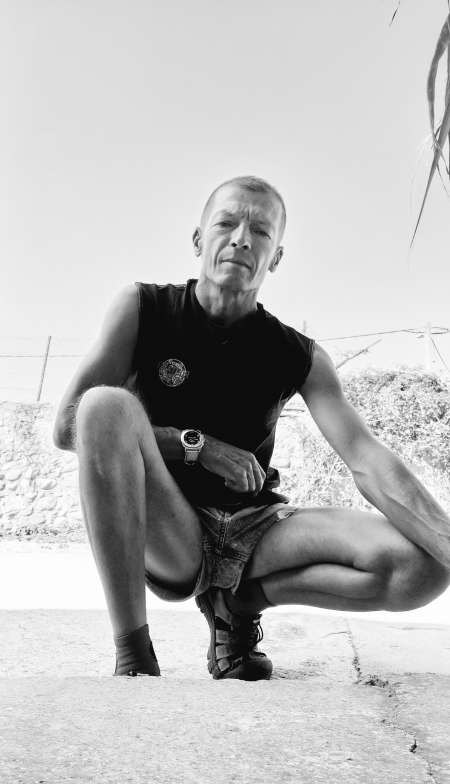 Photo ads/2646000/2646576/a2646576.jpg : Rech dominatrice pour me mettre cage de chasteté