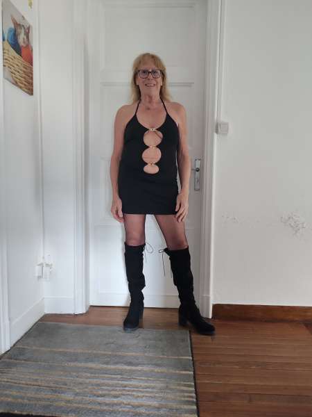 Photo ads/2647000/2647782/a2647782.jpg : DOMINATION AVEC ELENA