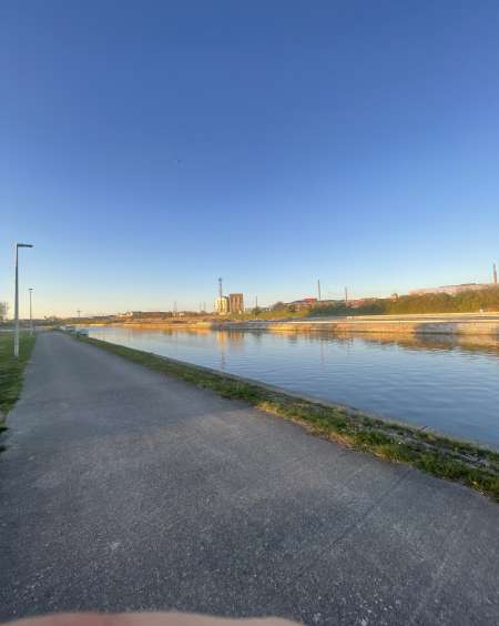 Photo ads/2647000/2647901/a2647901.jpg : Première expérience fétichiste