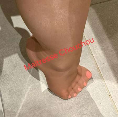 Photo ads/2650000/2650078/a2650078.jpg : Autour du pied pour fetichiste...