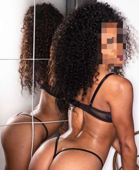 Photo ads/2650000/2650601/a2650601.jpg : Murielle la petite métisse sexy