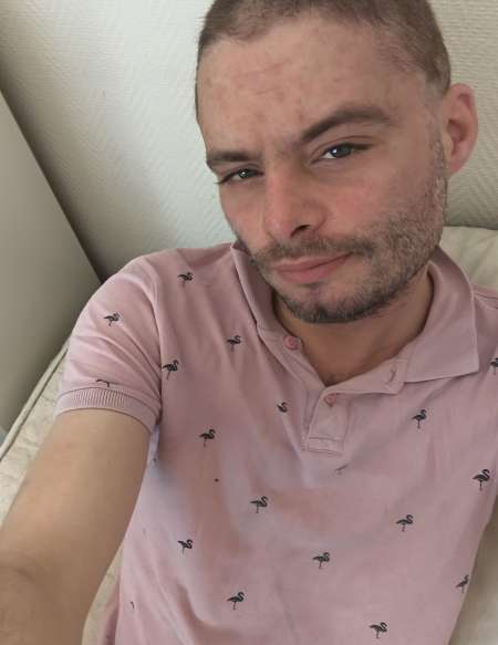 Photo ads/2652000/2652911/a2652911.jpg : Photos de Pieds Homme