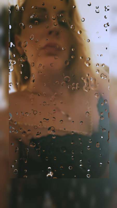 Photo ads/2653000/2653739/a2653739.jpg : Jolie exhibitionniste