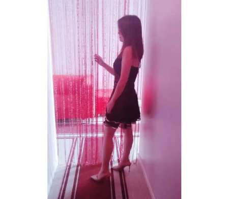 Photo ads/2654000/2654128/a2654128.jpg : salon de massage jeune femme