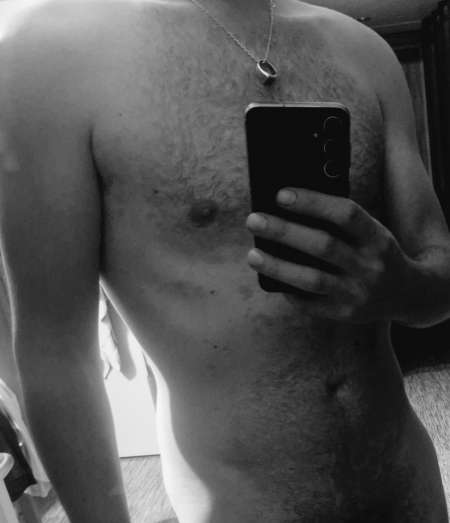 Photo ads/2654000/2654456/a2654456.jpg : Homme 30ans Disponible pour femmes ou couple