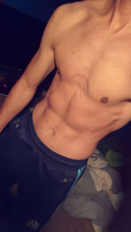 Photo ads/2655000/2655081/a2655081.jpg : Recherche femme pour branlette ou fellation