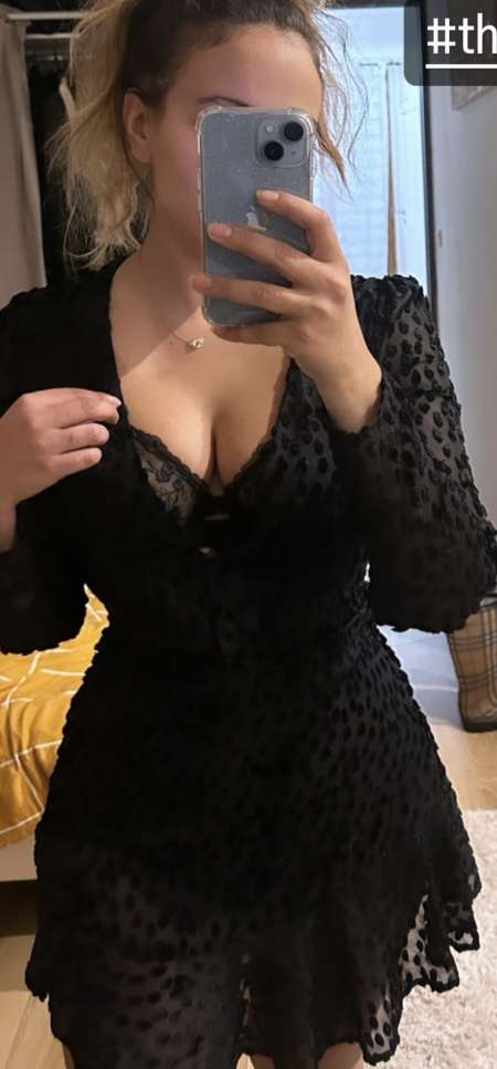 Photo ads/2655000/2655538/a2655538.jpg : Dominatrice Hard session téléphone et cam