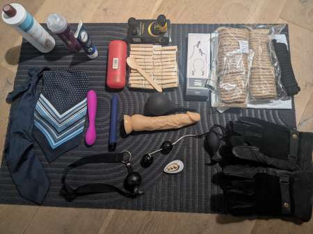 Photo ads/2656000/2656156/a2656156.jpg : Alpha dominant pour pratique BDSM