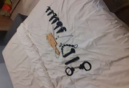 Photo ads/2657000/2657478/a2657478.jpg : RECHERCHE FEMME DEBUTANTE EN DOMINATION