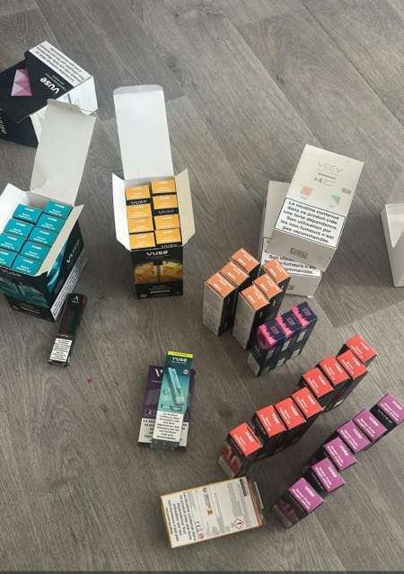 Photo ads/2657000/2657534/a2657534.jpg : Vends lots de vap plusieurs gouts