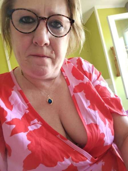 Photo ads/2658000/2658860/a2658860.jpg : Femme 54ans blonde recherche moment sympathique