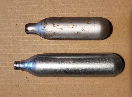 Photo ads/2659000/2659044/a2659044.jpg : Récupère petites recharges de CO2 et de N20 vides