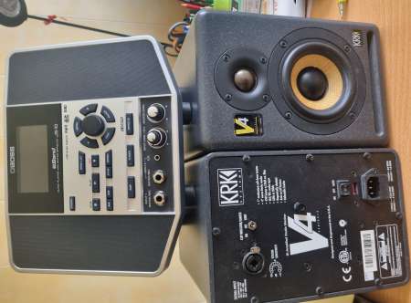 Vends preampli guitare/basse/micro haut-parleurs