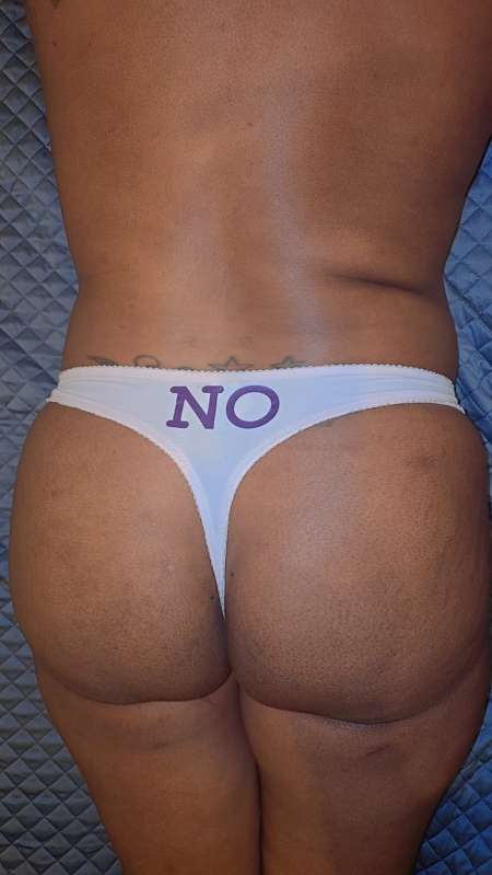 Photo ads/2661000/2661060/a2661060.jpg : Naomie masseuse black