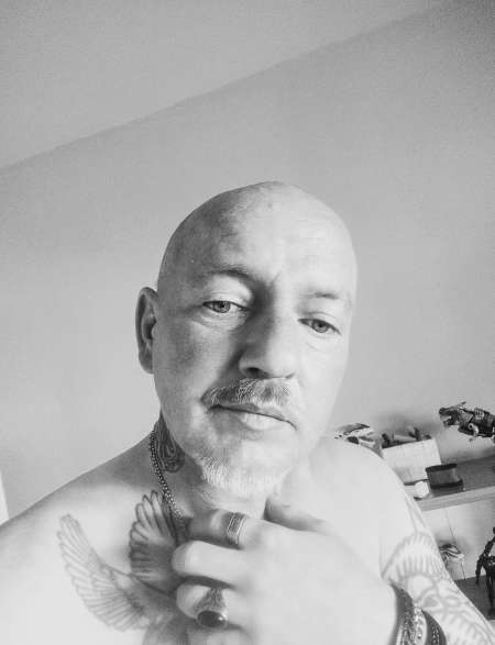 Photo ads/2661000/2661426/a2661426.jpg : Cherche femme pour momments coquins