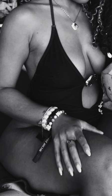 Photo ads/2661000/2661663/a2661663.jpg : Femme élégante et naturellement raffineé