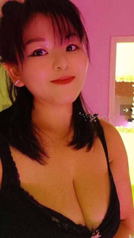 Photo ads/2667000/2667012/a2667012.jpg : femmes asiatiques massage dele prostate