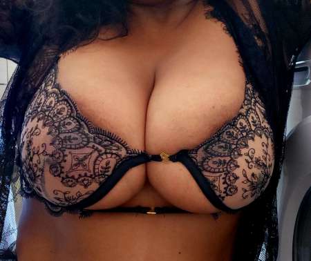 Photo ads/2685000/2685887/a2685887.jpg : Belle sexy chaude pour toi
