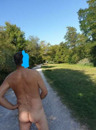 Photo ads/719000/719668/a719668.jpg : Mec 49ans complètement nu pour femmes toutes âge