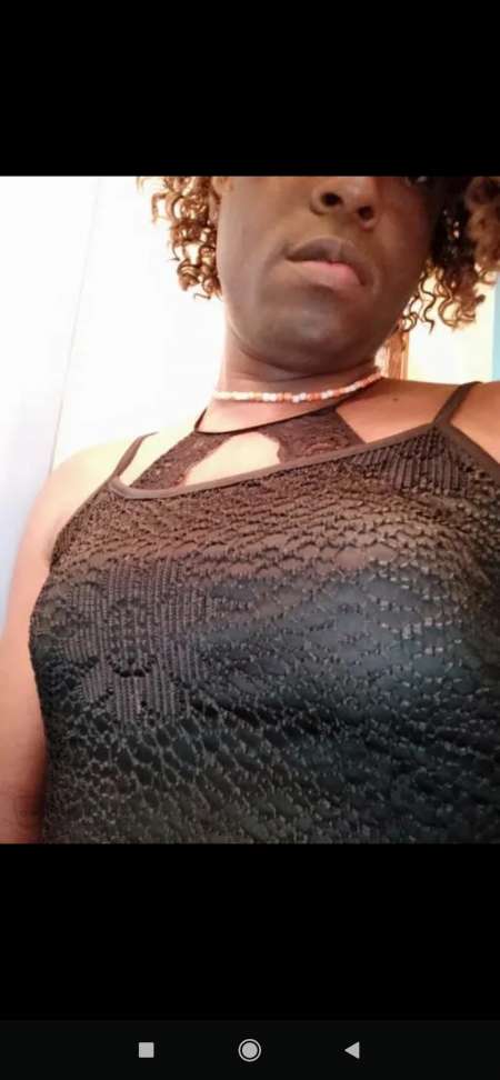 Photo ads/875000/875271/a875271.jpg : La tite suceuse