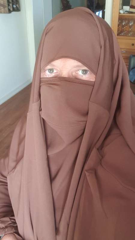 Photo ads/991000/991542/a991542.jpg : Lopette blanche à feminiser pour arabe mûr dominat